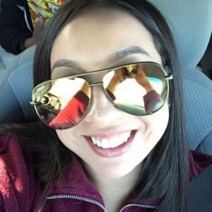 Meet your Posher, Anjelica